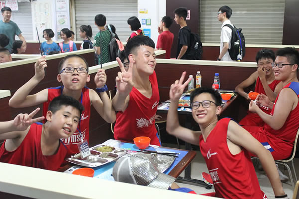 夏令营欢乐时光