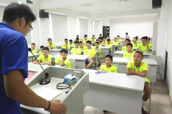 夏令营欢乐时光