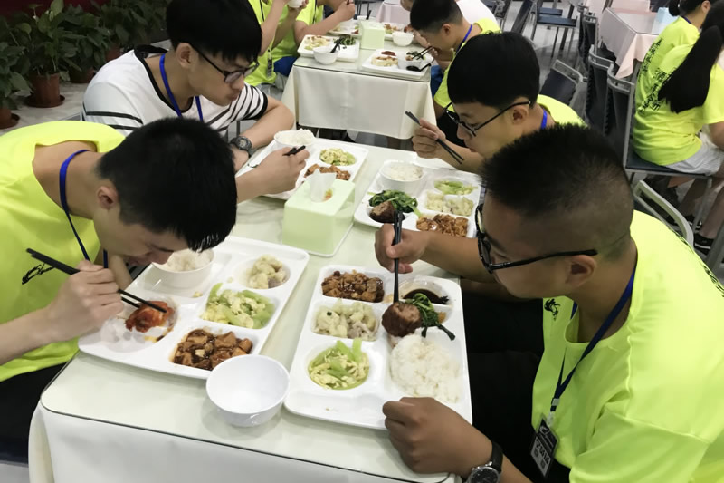 夏令营欢乐时光