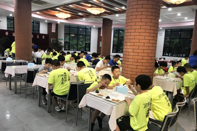 夏令营欢乐时光