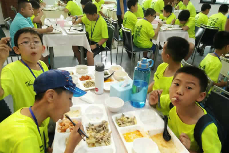 夏令营欢乐时光